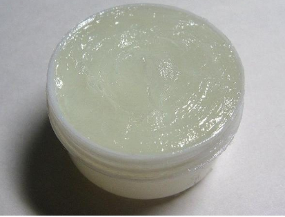 كريم فازلين للشعر